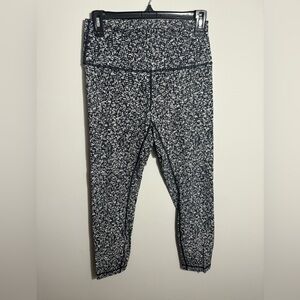 Lululemon floral 7/8 leggings with inner pocket - Women’s 8
